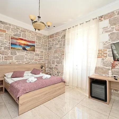 Il Giardino Exclusive And 4* זאדאר